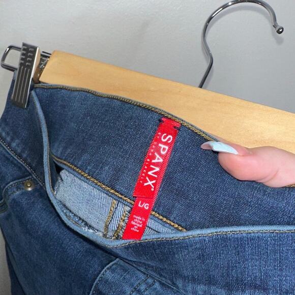 Spanx Distressed Skinny Jeans Dark Blue Wash Size Large Stretch Compression - Picture 3 of 7